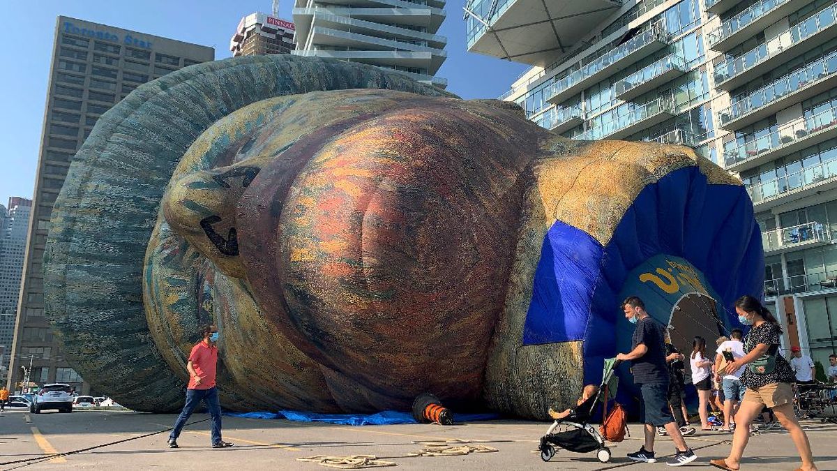 FOTO: Usai Lockdown di Kanada, Van Gogh Raksasa Menyapa