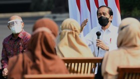 PPKM Diperpanjang, Jokowi Jamin Bansos Buat Masyarakat