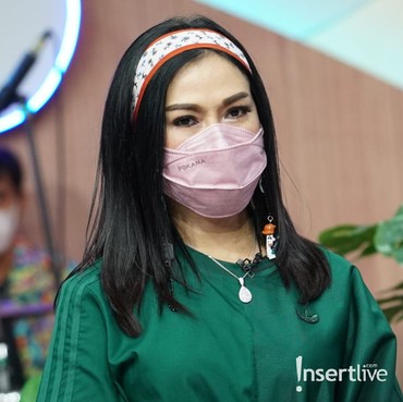 Iis Dahlia Luapkan Emosi Saat Bertemu dengan Nagita Slavina
