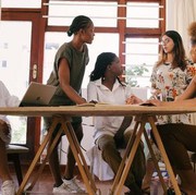 Simak 5 Cara Menghadapi Rekan Kerja di Kantor yang Sering Beda Pendapat