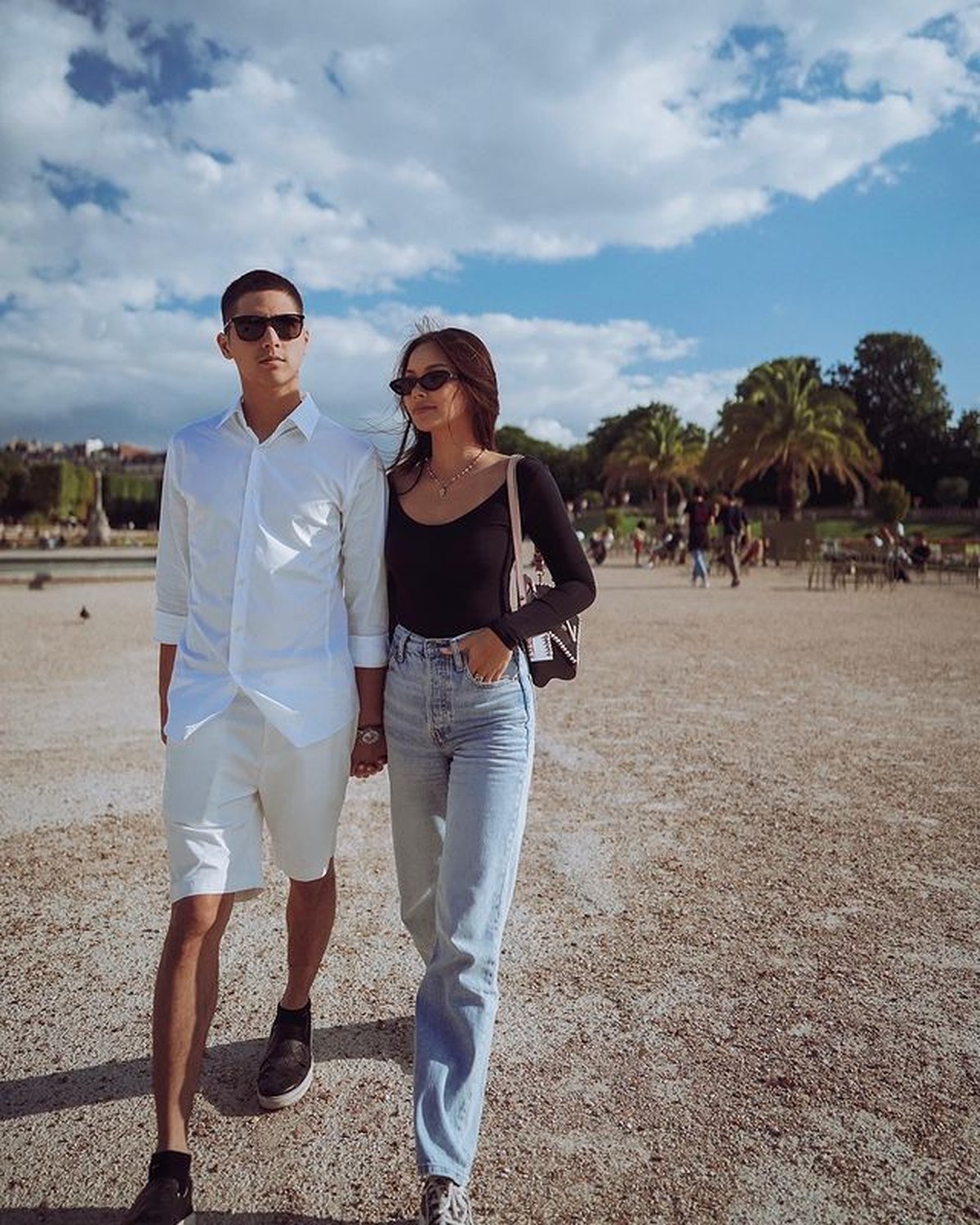 Al Ghazali diketahui bertolak ke Paris untuk menemui dan melepas rindu dengan sang kekasih&comma; Alyssa&period; Yuk intip momen mereka&excl;