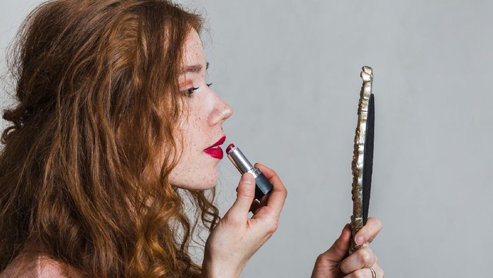 Dikenal Ambisius dan Kuat, Ini Cara Memilih Lipstik yang Cocok untuk Zodiak Leo