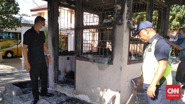 Rektor IAIN Madura Mohammad Kosim menyebut ketidakhadirannya menemui pendemo karena sedang sakit. 