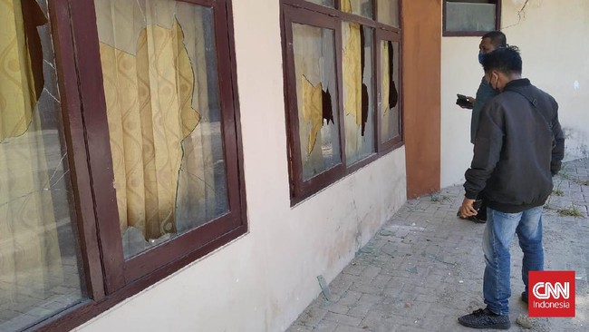Sejumlah alumni menyebut penyampaian aspirasi sah-sah saja, namun tidak dibenarkan untuk melakukan tindakan anarkistis.