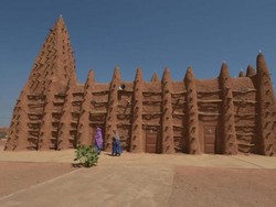 Masjid Unik di Pantai Gading, Dibangun dari Tanah Liat dan Telur Burung Unta