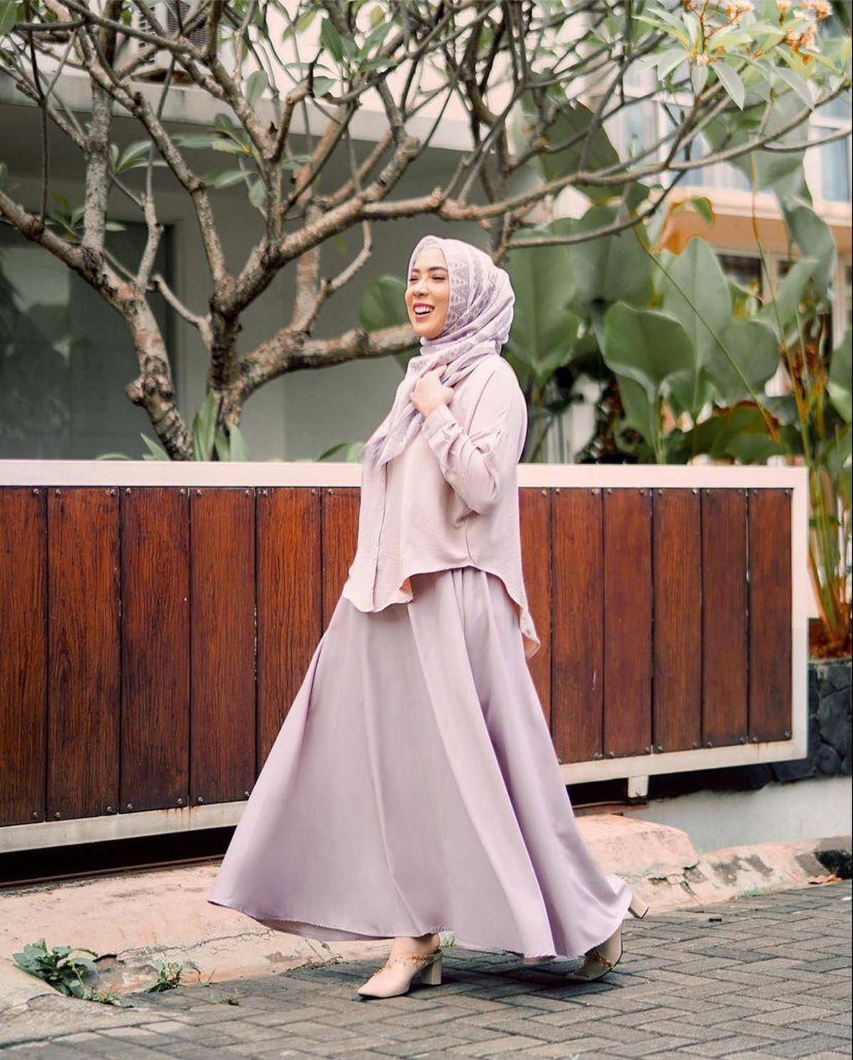 Rumah Fitri Tropica menjadi sorotan karena ada mini market di dalamnya&period; Yuk kita intip&excl;