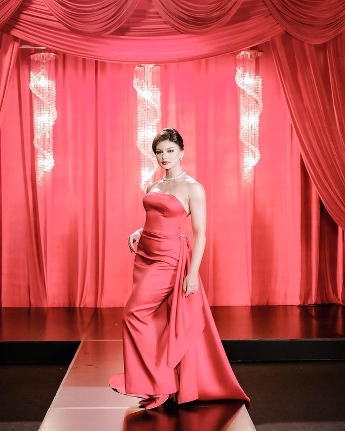 Jihane Almira Putri Indonesia Pariwisata akan mewakili Indonesia di Miss Supranational 2021&period; Yuk intip pesona Jihan diberbagai busana&excl;