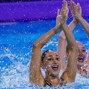 Ini Rahasia Makeup Waterproof Atlet Renang Indah, Sampai Pakai Gelatin di Rambut Lho!