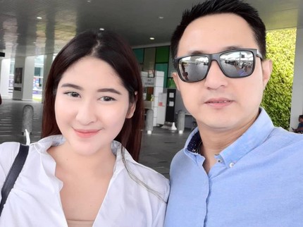 7 Potret Pebulu Tangkis Ricky Soebagdja & Istri, Beda Usianya 26 Tahun