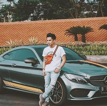 Sosok Niko, Eks Suami Rachel Vennya yang Cium Bibir Adhisty Zara