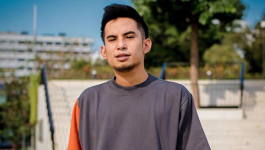 Sosok Okin, Mantan Suami Rachel Vennya yang Ciuman Bibir dengan Zara Video Adhisty Zara ciuman bibir dengan Niko Al Hakim atau Okin mantan suami Rachel Vennya buat heboh. Yuk intip sosok Okin!