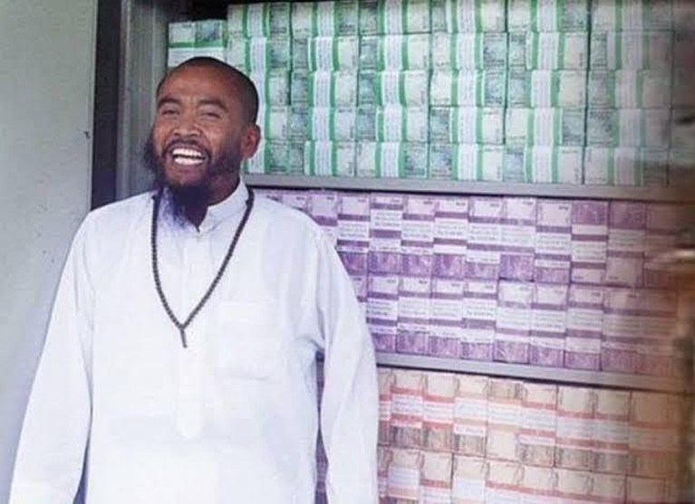 Luftiana Ulfa ABG 12 tahun sempat bikin heboh beberapa tahun lalu karena dipersunting oleh Syekh Puji. Yuk lihat potretnya sekarang!