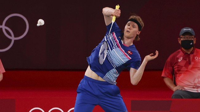 Tunggal putra Denmark, Anders Antonsen, mengungkapkan alasan membanting raket usai kalah dari Srikanth Kidambi, di perempat final Swiss Open, Jumat (25/3).