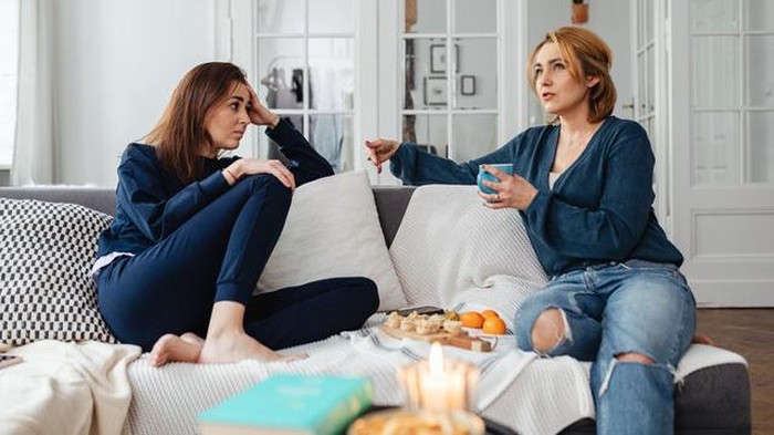 Supaya Hatimu Damai, Inilah 4 Cara Hentikan Sifat Kepo Berlebih Pada Kehidupan Orang Lain