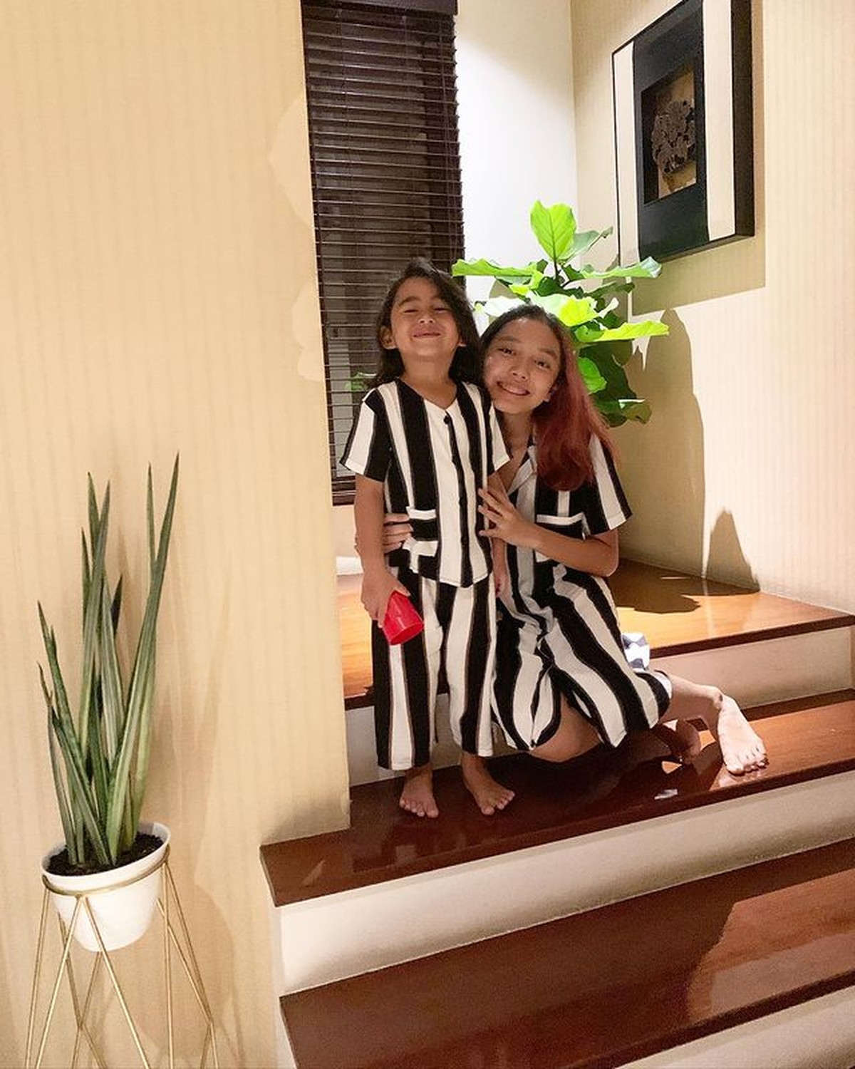 Keluarga Meisya Siregar dan Bebi Romeo tinggal di rumah mewah dan nyaman serasa di villa&period; Yuk kita intip spot-spot ruma mereka&excl;