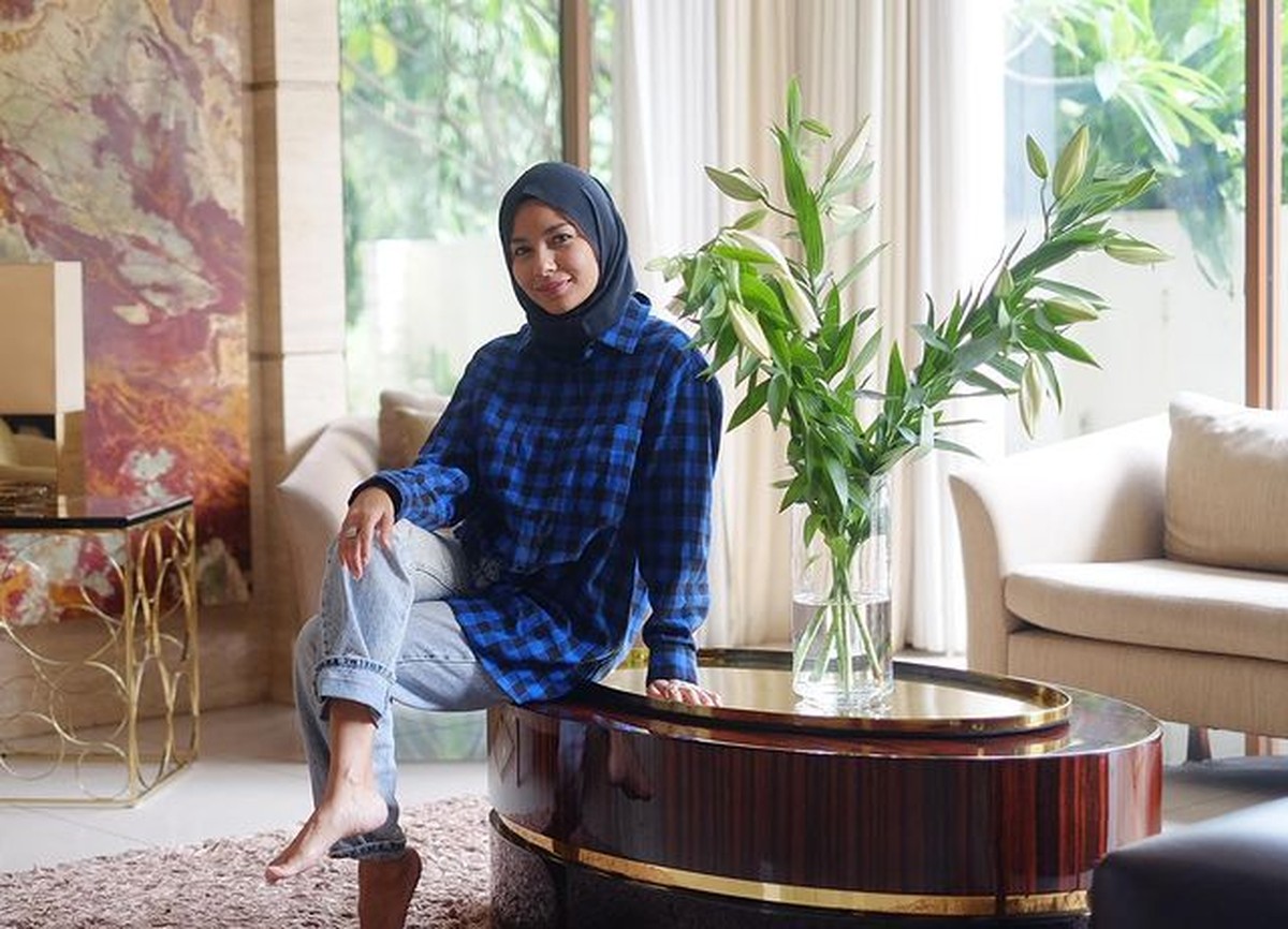 Keluarga Meisya Siregar dan Bebi Romeo tinggal di rumah mewah dan nyaman serasa di villa&period; Yuk kita intip spot-spot ruma mereka&excl;