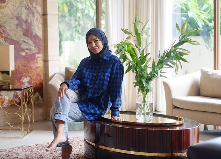 Keluarga Meisya Siregar dan Bebi Romeo tinggal di rumah mewah dan nyaman serasa di villa. Yuk kita intip spot-spot ruma mereka!