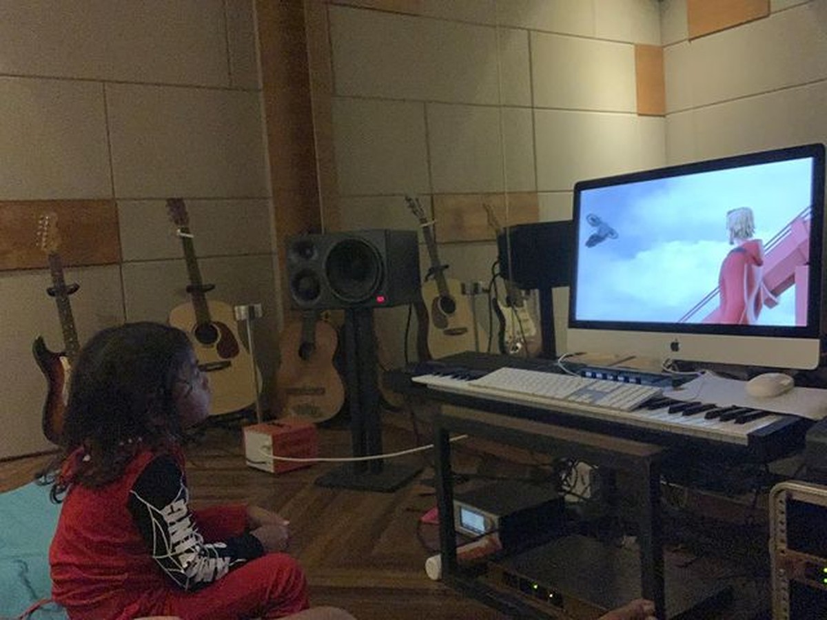 Keluarga Meisya Siregar dan Bebi Romeo tinggal di rumah mewah dan nyaman serasa di villa&period; Yuk kita intip spot-spot ruma mereka&excl;