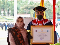 Jazilul Fawaid Raih Gelar Doktor Ilmu Pemerintahan dari IPDN
