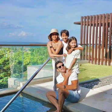 Keseruan Keluarga Nana Mirdad & Andrew Staycation di Hotel Mewah Bali
