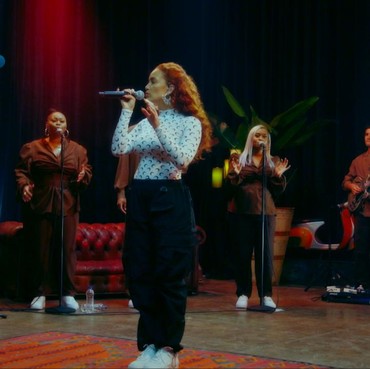 Mola Chill Fridays, Svmmerdose Bicara Musik & Jorja Smith Tampil tanpa Jeda