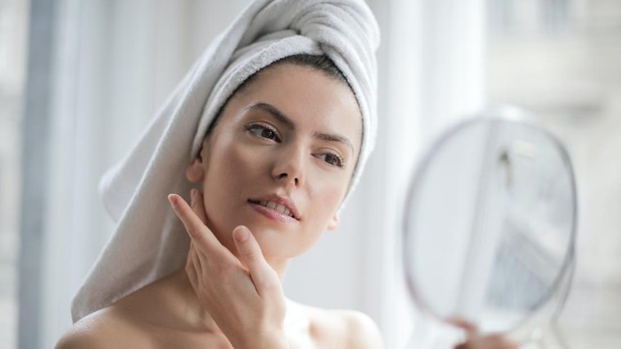 Perlu Diperhatikan, 5 Kandungan Skincare Ini Ternyata Cuma Bikin Kulit Makin Rusak! Perlu Diperhatikan, 5 Kandungan Skincare Ini Ternyata Cuma Bikin Kulit Makin Rusak!