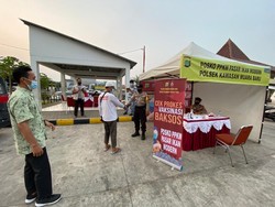 Polisi Dirikan Posko PPKM di Pasar Ikan Muara Baru, Prokes Diperketat