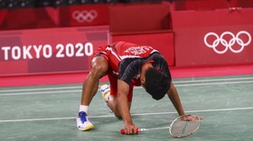 Ginting Cedera dan Tersingkir di Babak 32 Besar Denmark Open