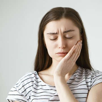 Ampuh! Ini 6 Bahan Alami yang Ada di Rumah untuk Redakan Sakit Gigi