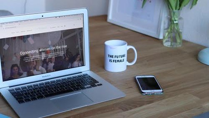 Cara merawat laptop/pexels.com/CoWomen