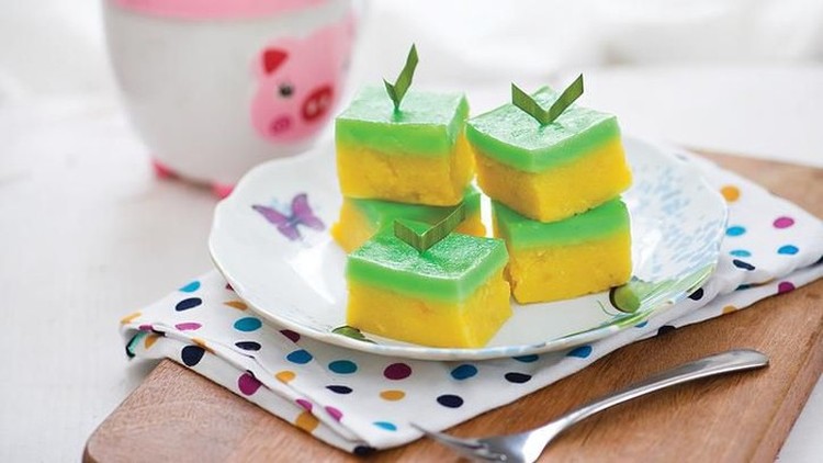 RESEP TALAM UBI Ada beragam jenis kue basah yang dapat dibuat dari bahan tepung beras lho, Bunda. Bila tertarik untuk membuatnya sendiri, simak tiga resep berikut ini, yuk.