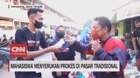 VIDEO: Mahasiswa Menyerukan Prokes di Pasar Tradisional