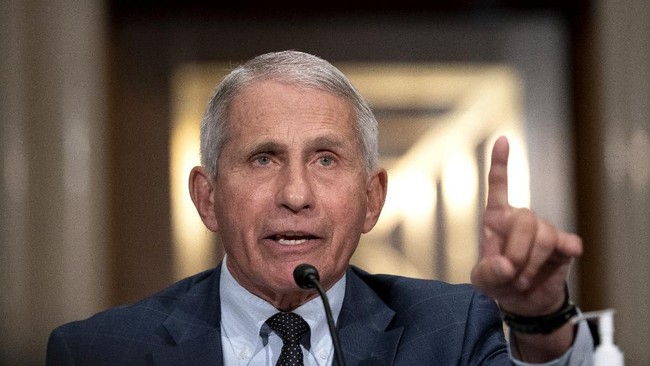 Kepala Penasihat Medis Gedung Putih Anthony Fauci menyebut masih terlalu dini untuk menyimpulkan varian Omicron akan menjadi akhir dari pandemi.