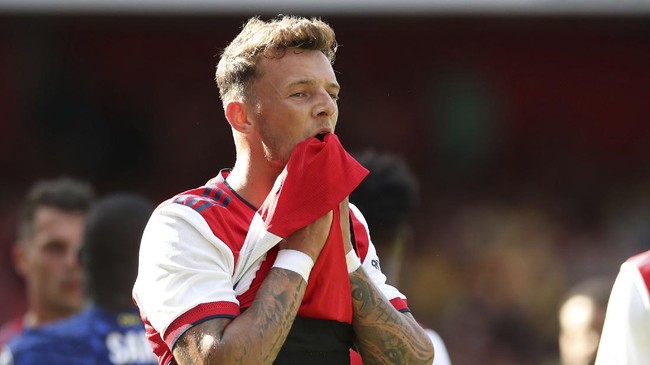Mantan pemain Manchester City, Shaun Wright-Phillips menilai pemain anyar Arsenal, Ben White lebih baik ketimbang Raphael Varane (Manchester United).