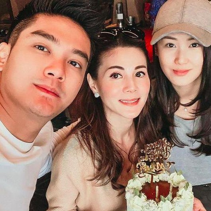 <p>Hal ini terbukti dari salah satu video di YouTube Channel Boy William, Boy dan calon mertuanya ini tak sungkan bercerita tentang apa saja. Keduanya juga saling memuji. (Foto: Instagram: @margaretvivi)</p>