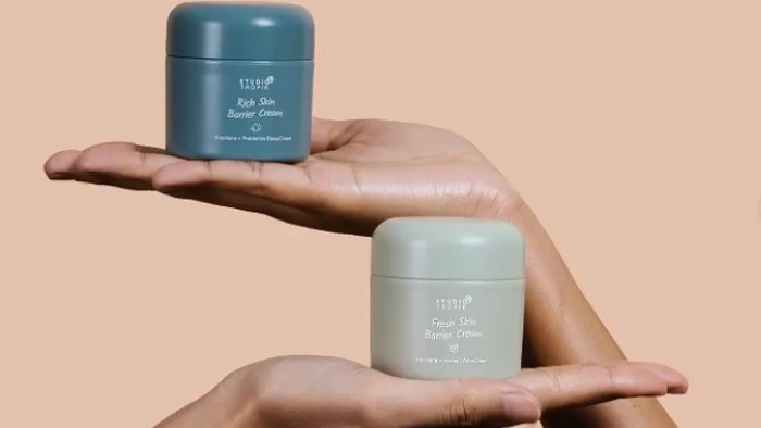2 Macam Pelembap dari Skincare Lokal Studio Tropik, Solusi Agar Kulit Wajah 'Bandel' alias Kuat 2 Macam Pelembap dari Skincare Lokal Studio Tropik, Solusi Agar Kulit Wajah 'Bandel' alias Kuat