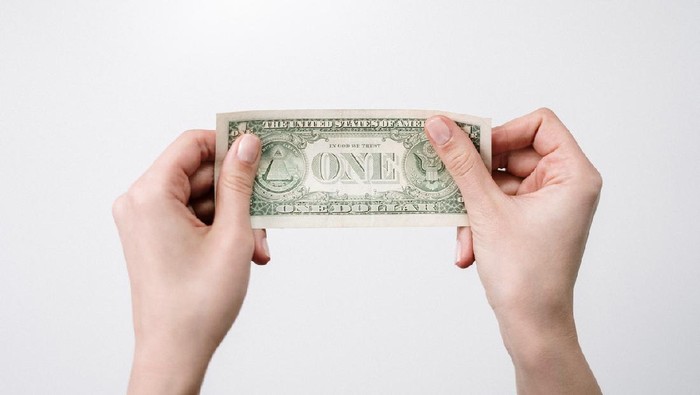 Beli Barang Mahal dan mewah Demi Pamer? Hati-hati Mungkin Kamu Terjebak Conspicuous Consumption!