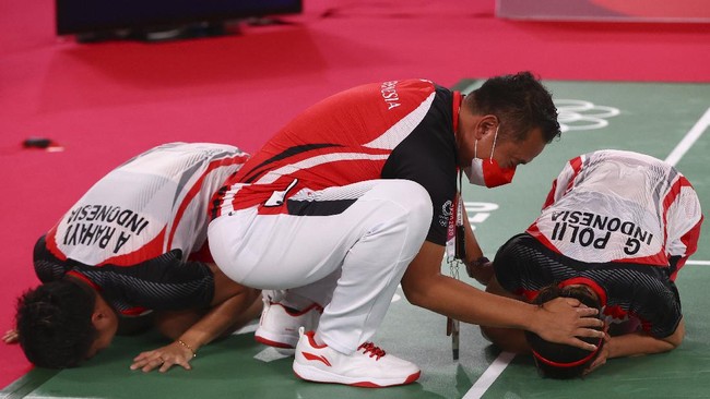 Greysia Polii/Apriyani Rahayu berhasil merebut medali emas Olimpiade Tokyo 2020. Berikut deretan prestasi terbaik Greysia/Apriyani.