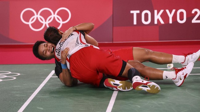 Sebanyak tiga pengamat olahraga Indonesia memberikan menakar peluang juara tim Merah Putih di Thomas dan Uber Cup 2020 (2021).