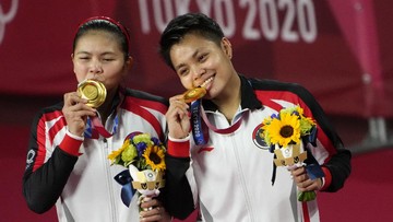 GANDA PUTRI TERTUA DAN TANGISAN ANNISA YUDHOYONO