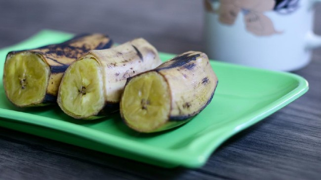 Pisang rebus jadi salah satu asupan favorit yang menyehatkan. Berikut manfaat pisang rebus untuk diet.
