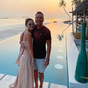 Kemesraan Julie Estelle dan Suami Pebalap Tajir yang Jarang Tersorot