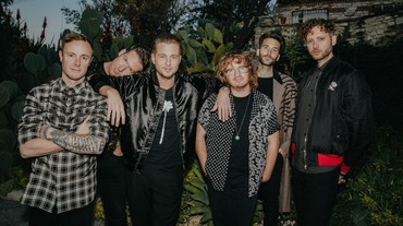 Lirik Lagu West Coast - OneRepublic
