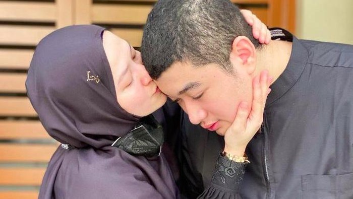 Lyra Virna dan Anak