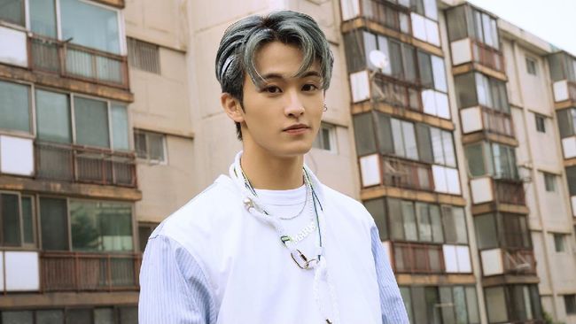 Gosip Mark NCT dan Arin Oh My Girl pacaran dibantah SM Entertainment serta WM Entertainment pada Senin (6/2). 