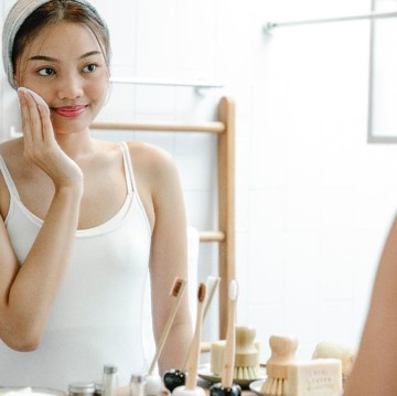 Ini Urutan Memakai Skincare yang Benar agar Meresap Sempurna! Nomor 3 Sering Salah