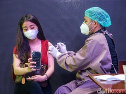 Jadi Kunci Pemulihan Ekonomi RI, Vaksinasi Masih Seret