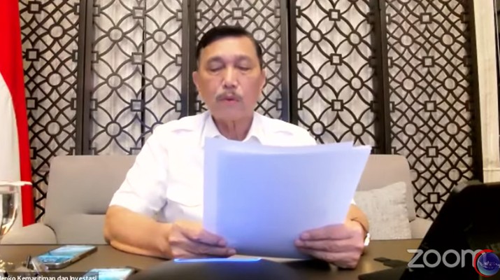 Menteri Koordinator Bidang Kemaritiman dan Investasi, Luhut Binsar Pandjaitan Saat Konferensi Pers Virtual Evaluasi dan Penerapan PPKM (Tangkapan Layar Youtube Kemenko Marves)