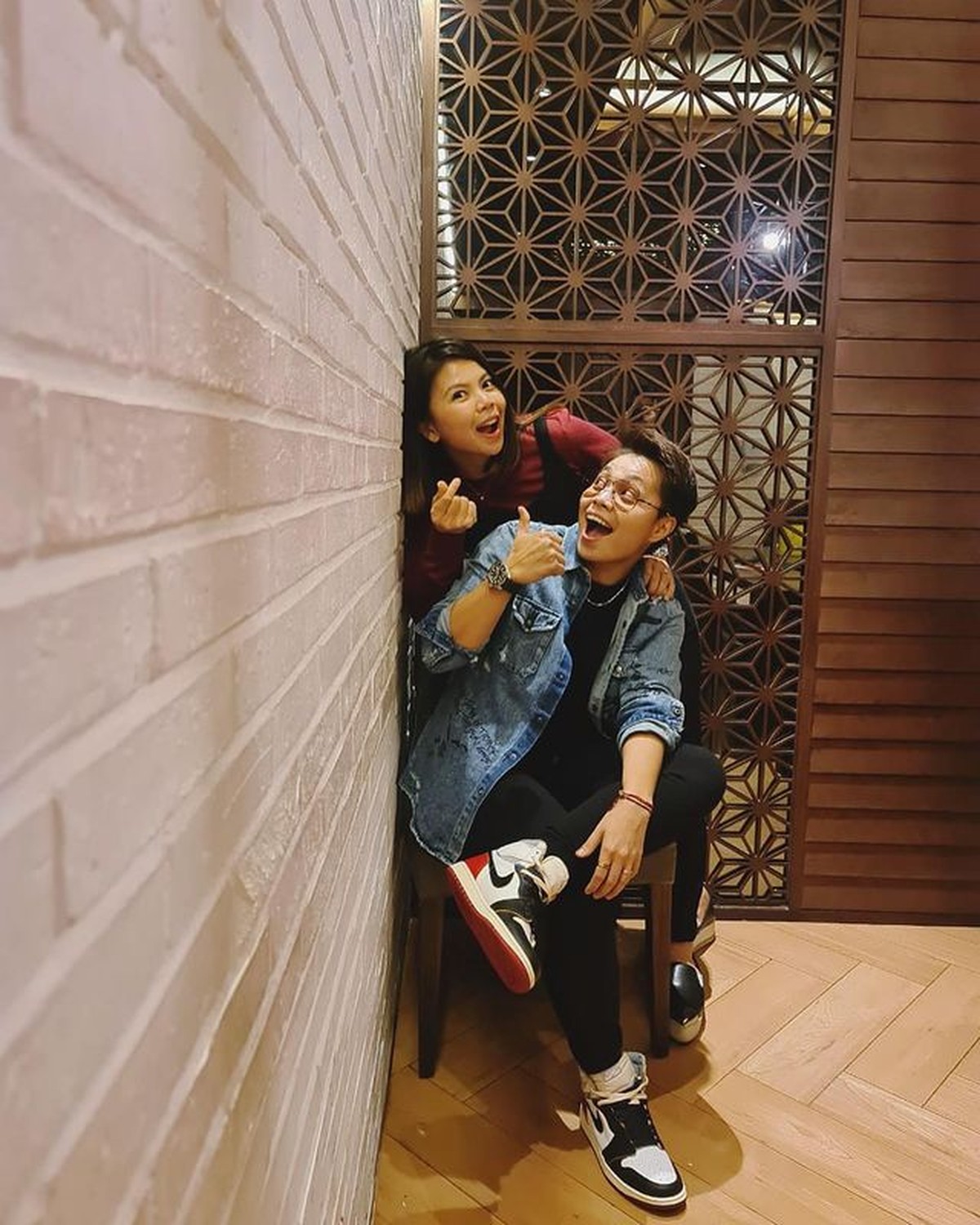 Chemistry Greysia Polii dan Apriyani Rahayu di lapangan sudah tak diragukan lagi&period; Yuk intip momen mereka di luar lapangan&excl;