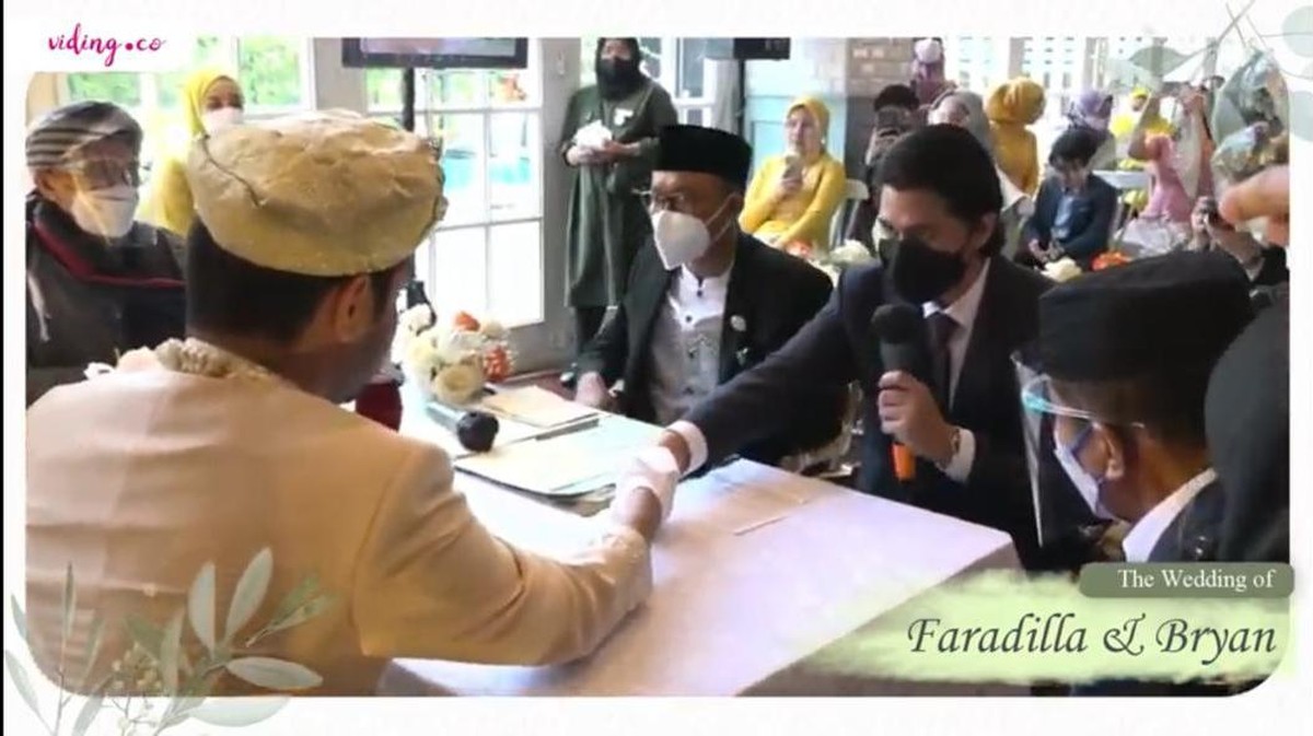 Kabar bahagia datang dari pasangan Faradilla Yoshi dan Bryan Mckenzie yang telah resmi menikah pada Minggu &lpar;1&sol;8&rpar;&period; Yuk intip momennya&excl;